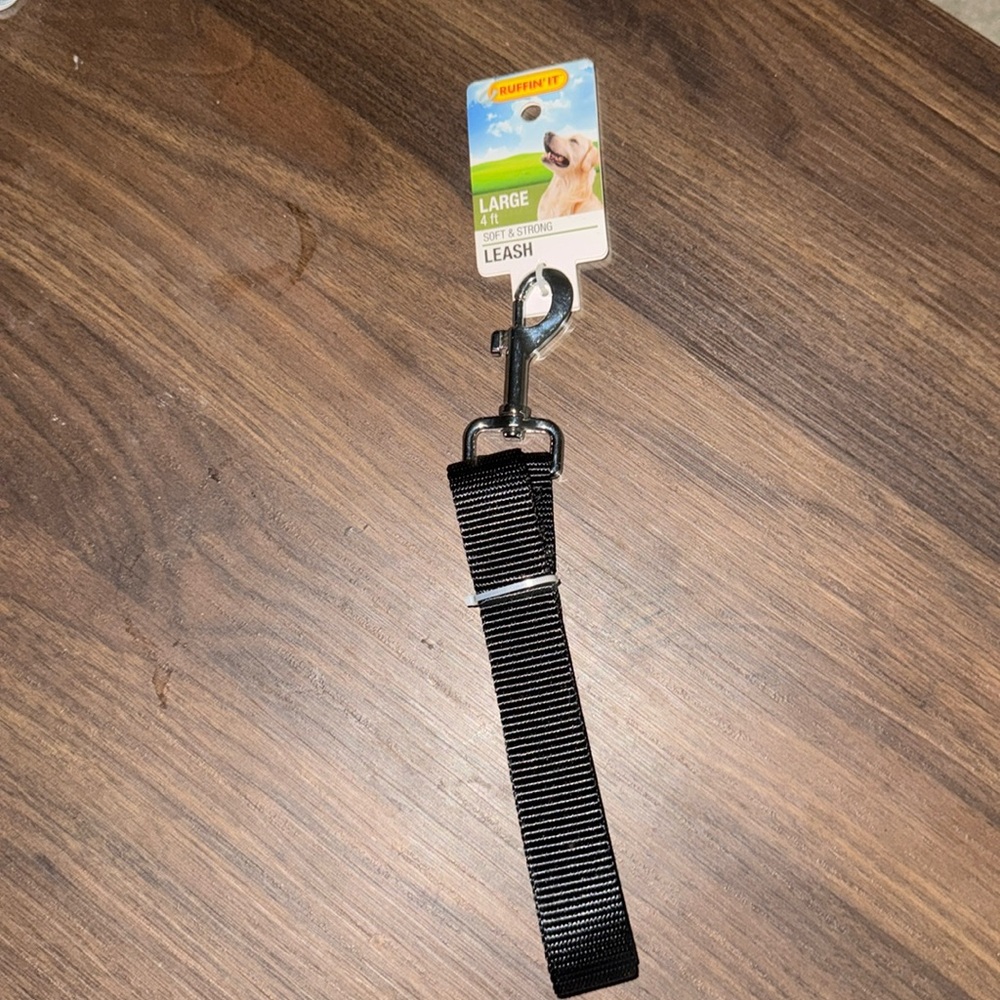 NWT Black Dog Leash
